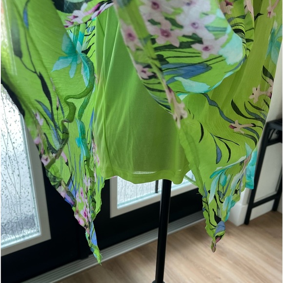 Lime Flowy sleeveless blouse by New Direction in XL - Picture 6 of 7